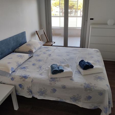 White-Blue Vibes, Seafront 2-Bedroom Apt Montesilvano Marina Екстериор снимка